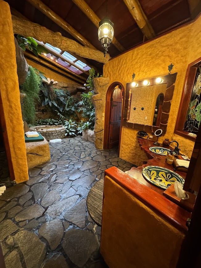 peace lodge deluxe room bathroom